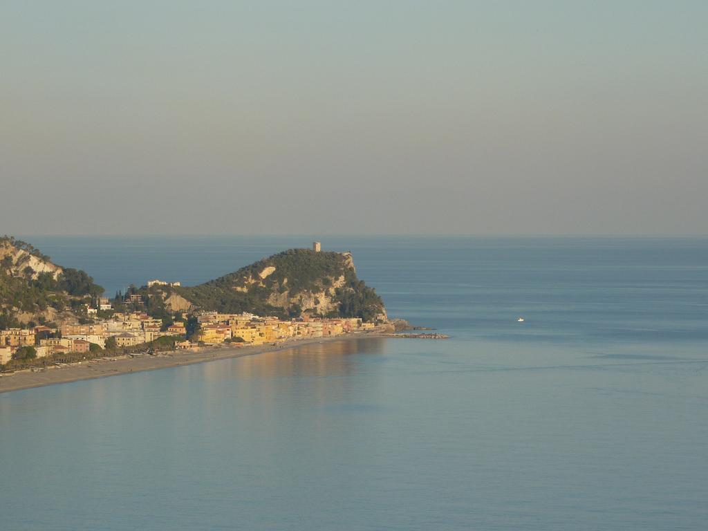 Villa Degli Ulivi B&B Finale Ligure Chambre photo